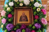 Флористы нашего храма украсили икону преподобного Аристоклия