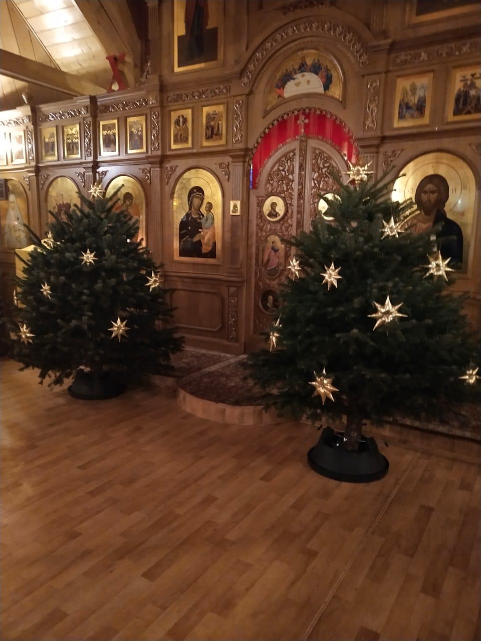 Огромная благодарность всем, кто принимал участие в украшении храма к празднику Рождества Христова!