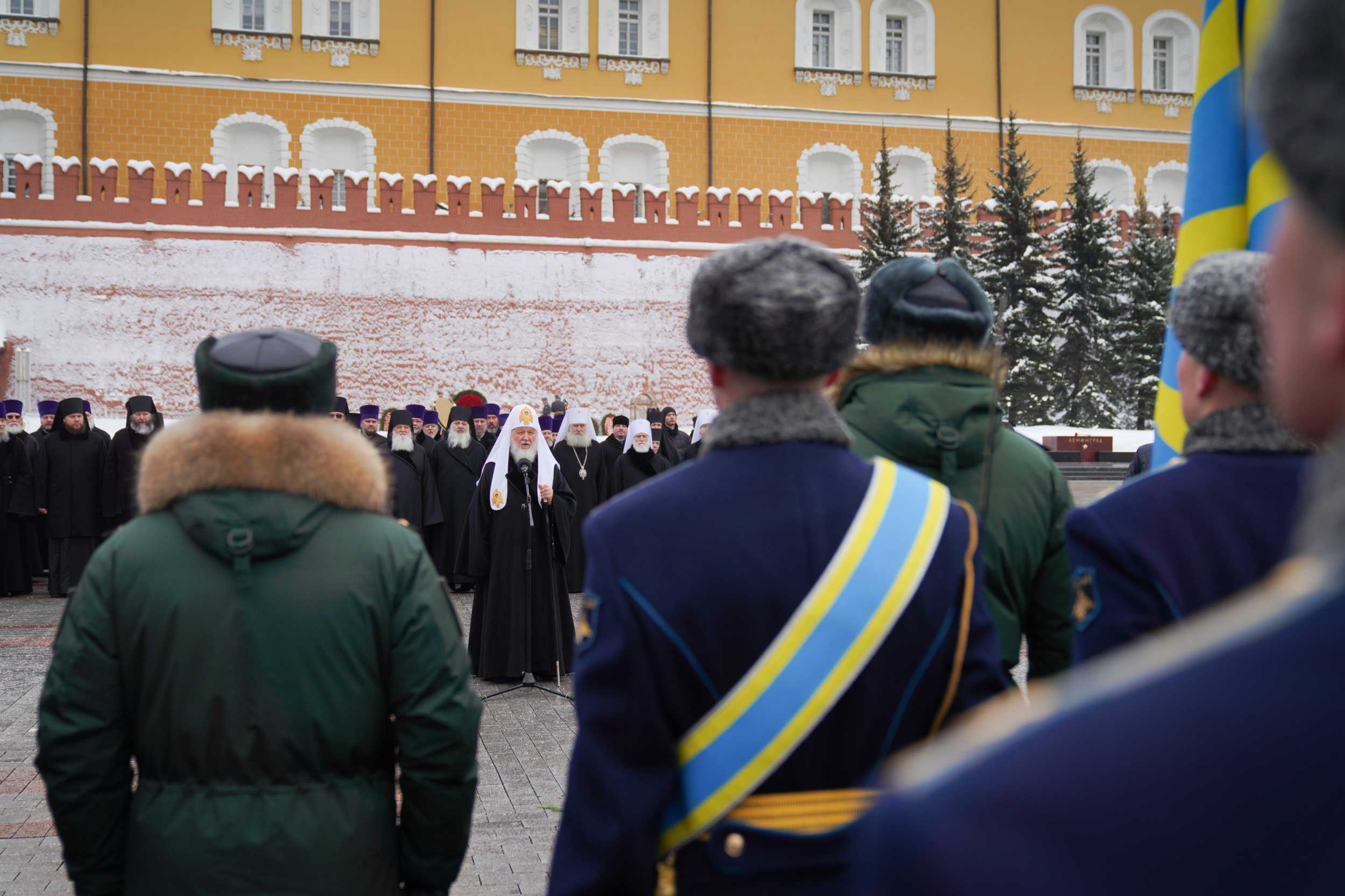 Святейший Патриарх Кирилл поздравил с Днем защитника Отечества воинов Вооруженных сил РФ