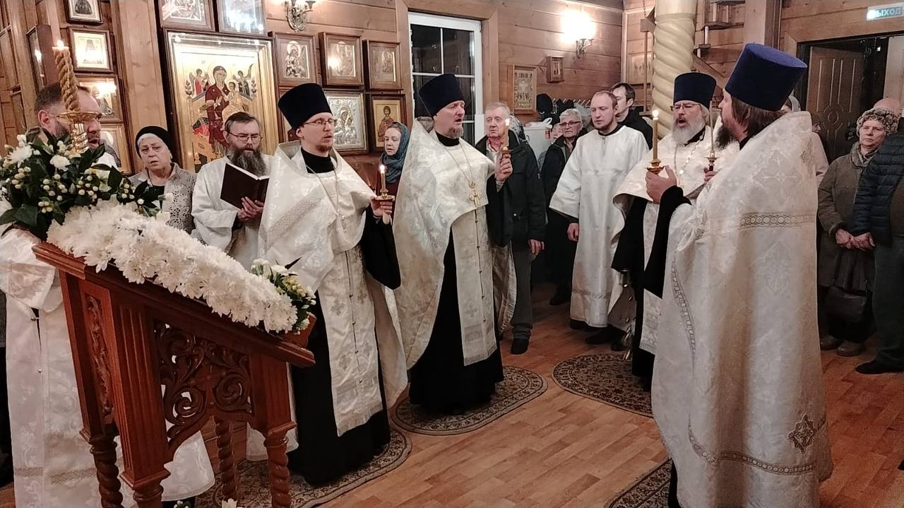 Всенощное бдение в храме святых Жен-Мироносиц