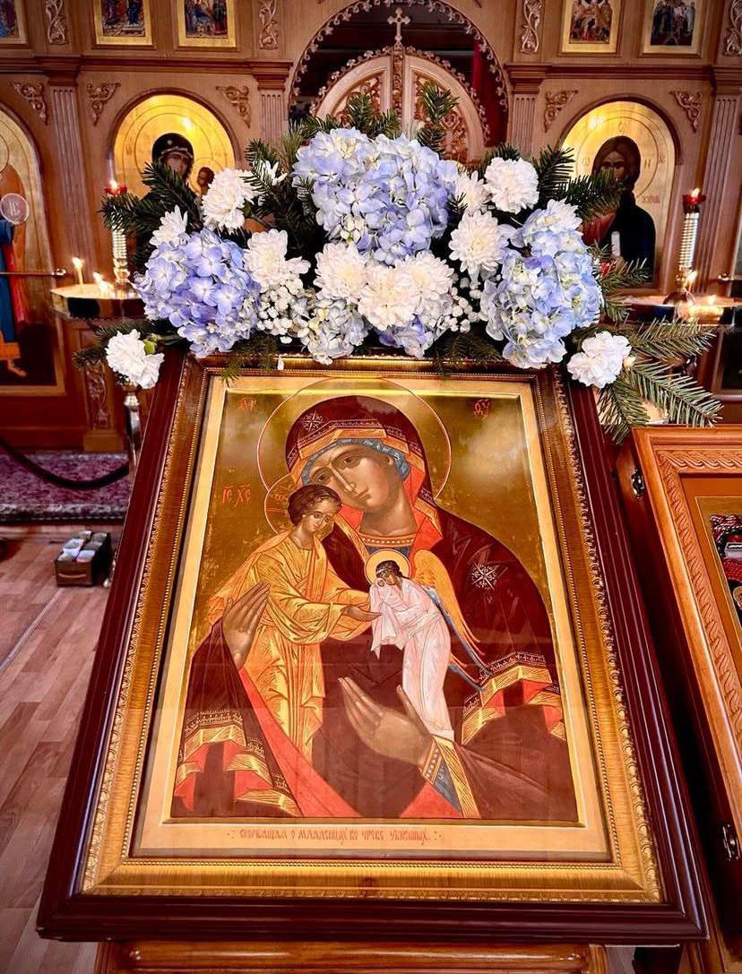 Молебен перед иконой Пресвятой Богородицы 